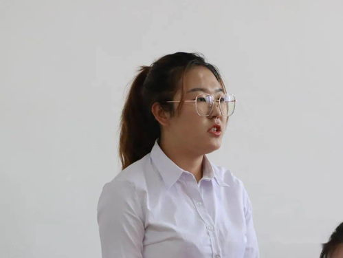 會計學院召開學生第一黨支部發展黨員大會